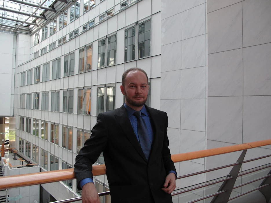 Sampo Terhon mukaan lisävelanotto olisi mahdollista, koska EU-komissio on linjannut, että turvapaikanhakijoista aiheutuvia kustannuksia ei lasketa velkaantumiskehitykseen.