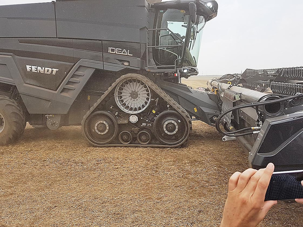 Agcon Ideal -leikkuupuimuria myydään Euroopassa myös Massey Feruguson -nimellä ja Amerikassa Challengerina.