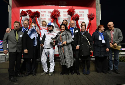 Prix des Trotteurs "Sang-Froid" päättyi upeisiin suomalaistunnelmiin.