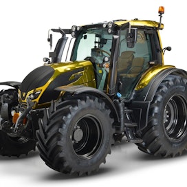 Kuva: Valtra. Kultainen N174-malli kiertää kevään tapahtumia ja näyttelyitä. Asiakkaat voivat tilata omaan traktoriinsa saman Unlimited-varustelun.
