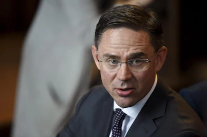 Sitran yliasiamieheksi valittu Jyrki Katainen ei saa lobata komission jäseniä kahteen vuoteen sellaisista asioista, jotka ovat kuuluneet hänen salkkuunsa.  LEHTIKUVA / ANTTI AIMO-KOIVISTO