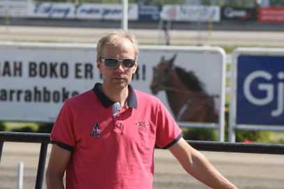 Mika Forss on kuvassa Bjerkessä Norjan pääradalla, mutta illalla hän voi olla ratkaisevassa roolissa nykyisellä kotiradallaan Solvallassa.