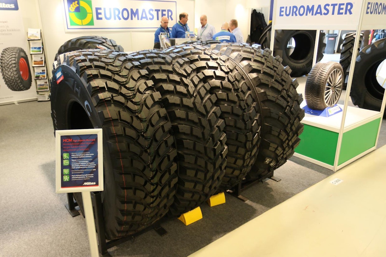 Euromaster esitteli havainnollisesti eri valmistajien yleiskäyttörenkaiden kuvioita. Kyseisen, tiekäyttöönkin soveltuvien renkaiden tarjonta on viime vuosina lisääntynyt merkittävästi. TH