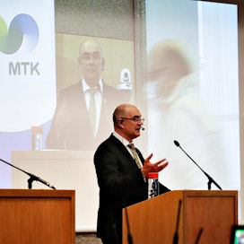 MTK:n metsävaltuuskunnan puheenjohtaja Mikko Tiirola muistutti, että talouden elpyminen vaatii investointeja.