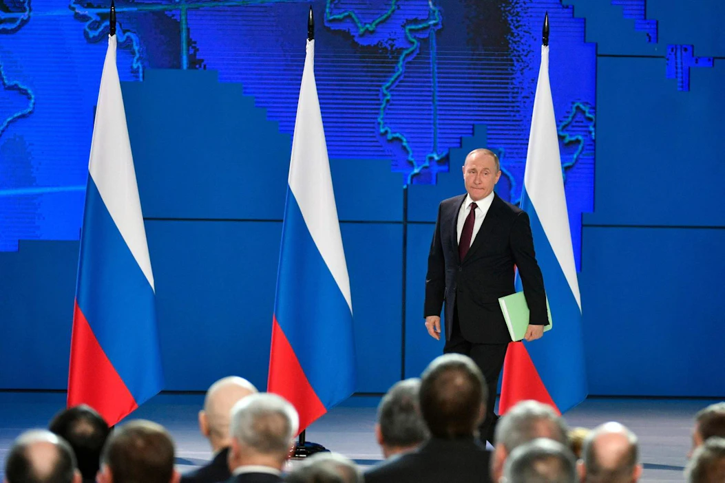 Venäjän presidentti Vladimir Putin kertoi vuosipuheessaan, että maan lapsiperheiden asemaa voitaisiin parantaa muun muassa verotaakkaa helpottamalla. LEHTIKUVA/AFP