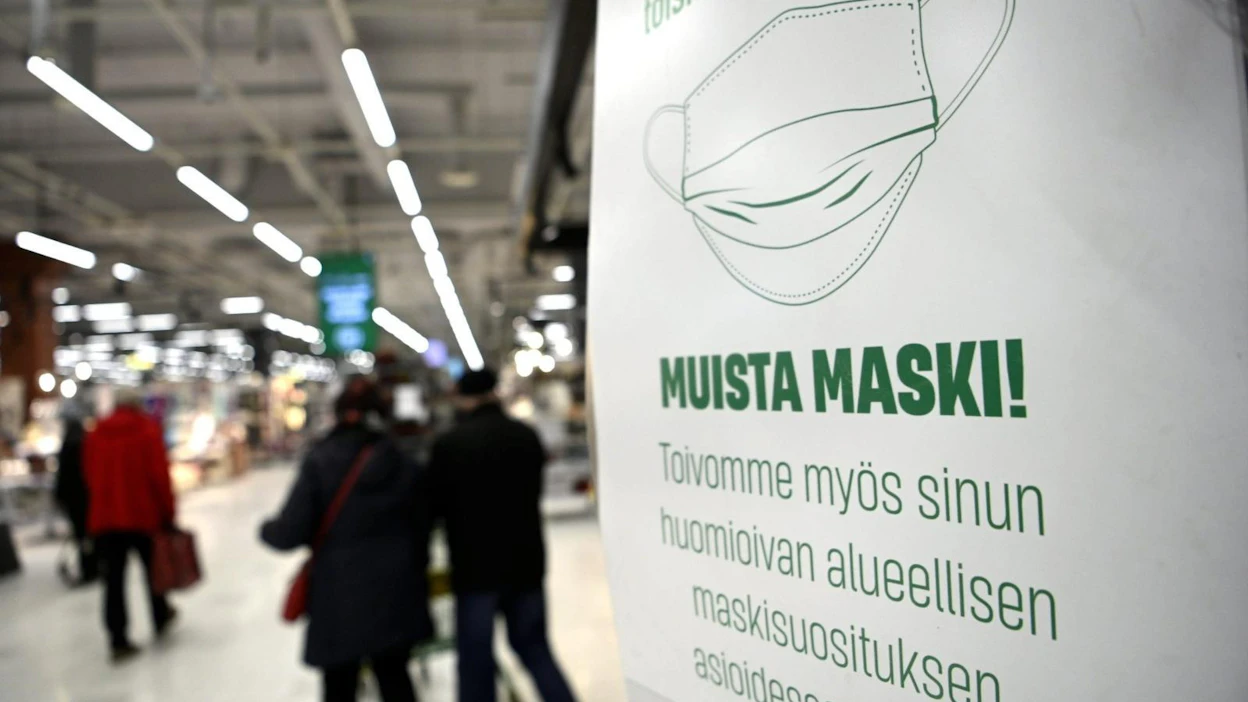 Kaupan liitto on vedonnut, että asiakkaat käyttäisivät maskia kaupoissa. Lehtikuva / Antti Aimo-Koivisto