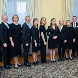 Pääministeri Sanna Marinin hallituksen jäseniä joulukuussa 2019.