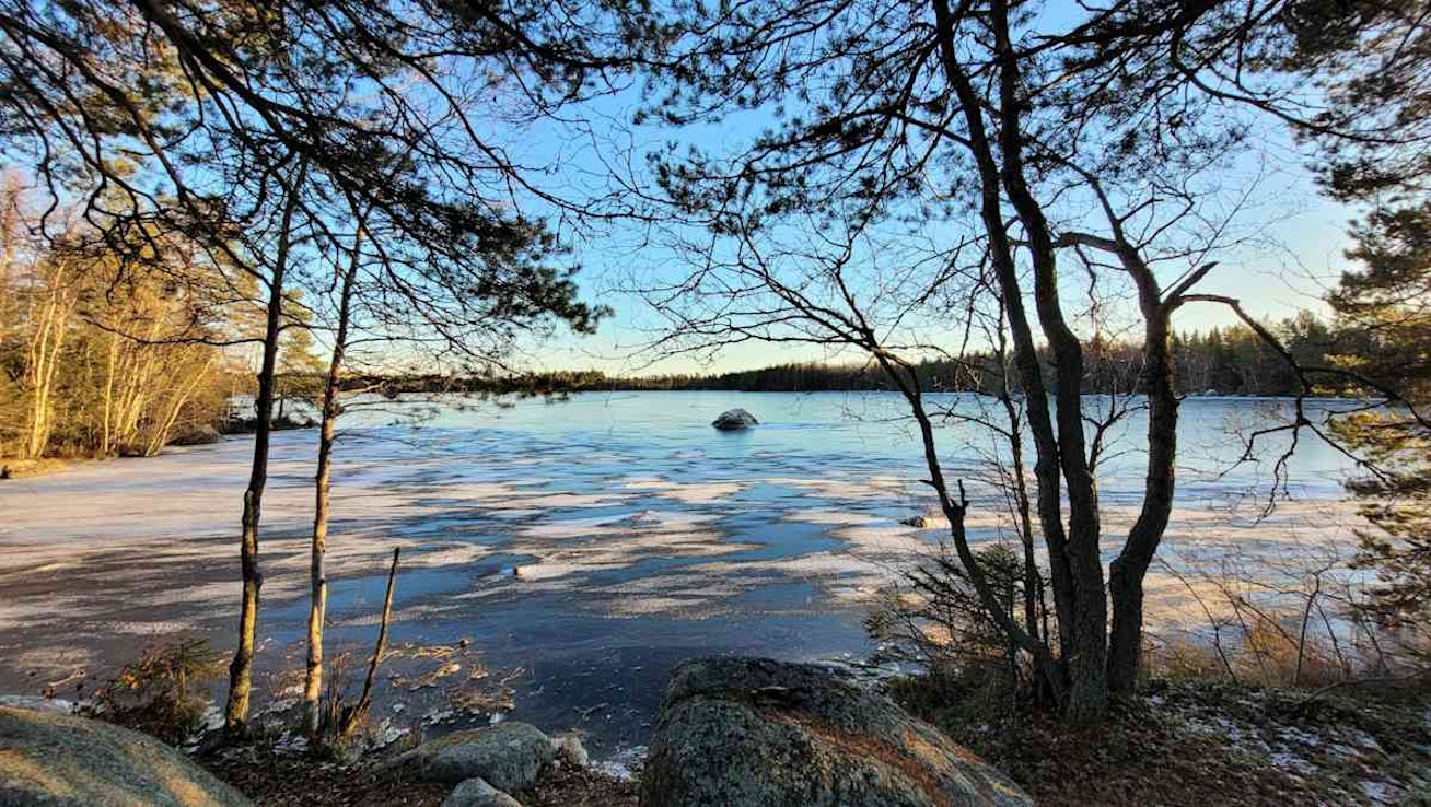 Merenrantamaisema kevättalvella Vaasassa.