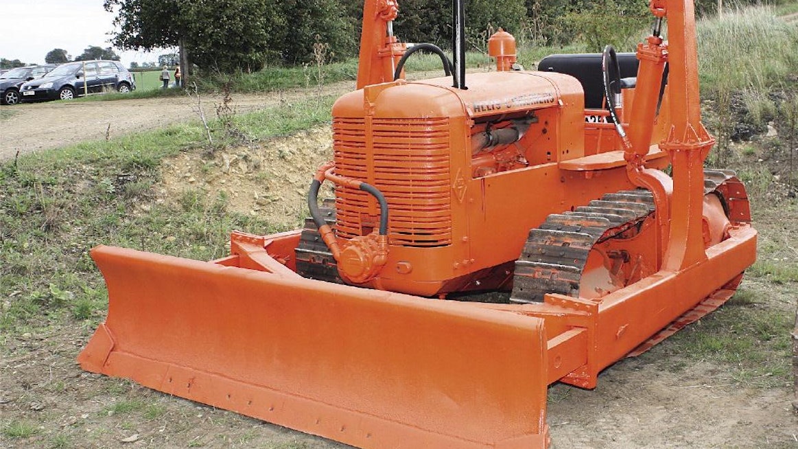 Allis-Chalmers HD7 1940–50 Springfield, Illinois, USA. Valmistettu yhteensä 16 079 kpl.