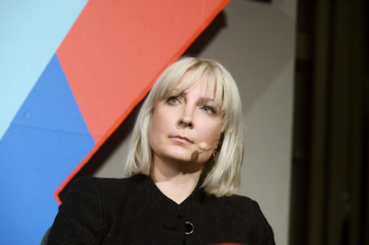 Laura Huhtasaari tapaa tänään Italiassa laitaoikeistopuolueiden edustajia useista Euroopan maista.