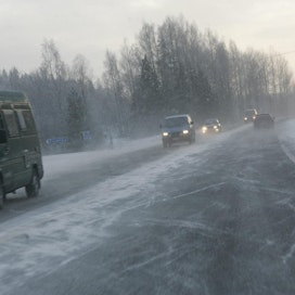 Lunta on odotettavissa sen verran, että liikenteessä on syytä olla varuillaan.