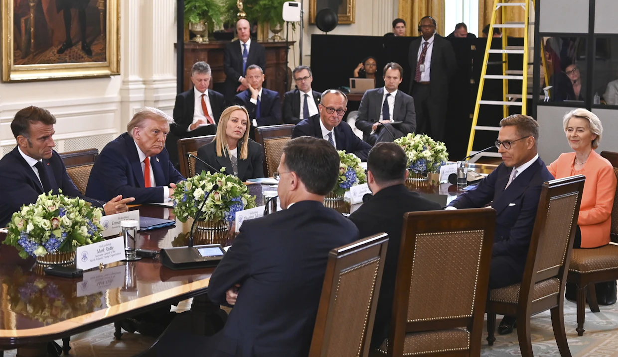 Elokuussa 2025 Euroopan johtajat, Suomen tasavallan presidentti Alexander Stubb muiden mukana, keskustelivat Donald Trumpin kanssa Washingtonissa.