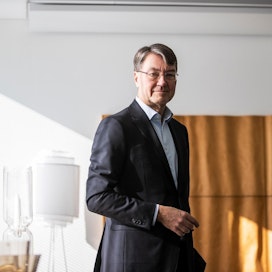 Antti Mäkinen jättää tehtävänsä valtion sijoitusyhtiö Solidiumin toimitusjohtajana toukokuun lopussa. Hänet valittiin Stora Enson hallituksen puheenjohtajaksi uudelleen viime tiistaina.