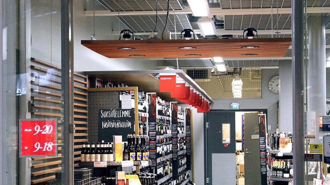 Lempäälän Ideaparkin Alko. Valtaosa Alkoista näyttäisi suunnilleen samalta, jos viinien myynti vapautuisi. Jäljelle jäävät myymälät jäisivät vilkkaille paikoille.