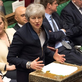 Pääministeri Theresa May aikoo pyytää brexitin lykkäämistä kesäkuun loppuun, kertoo pääministerin edustaja. LEHTIKUVA/AFP