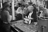 Vielä 1960-luvulla teitittely oli itsestäänselvyys, mutta sinuttelu alkoi hivuttautua puhuttelutapoihin 1960–1970-lukujen taitteessa.