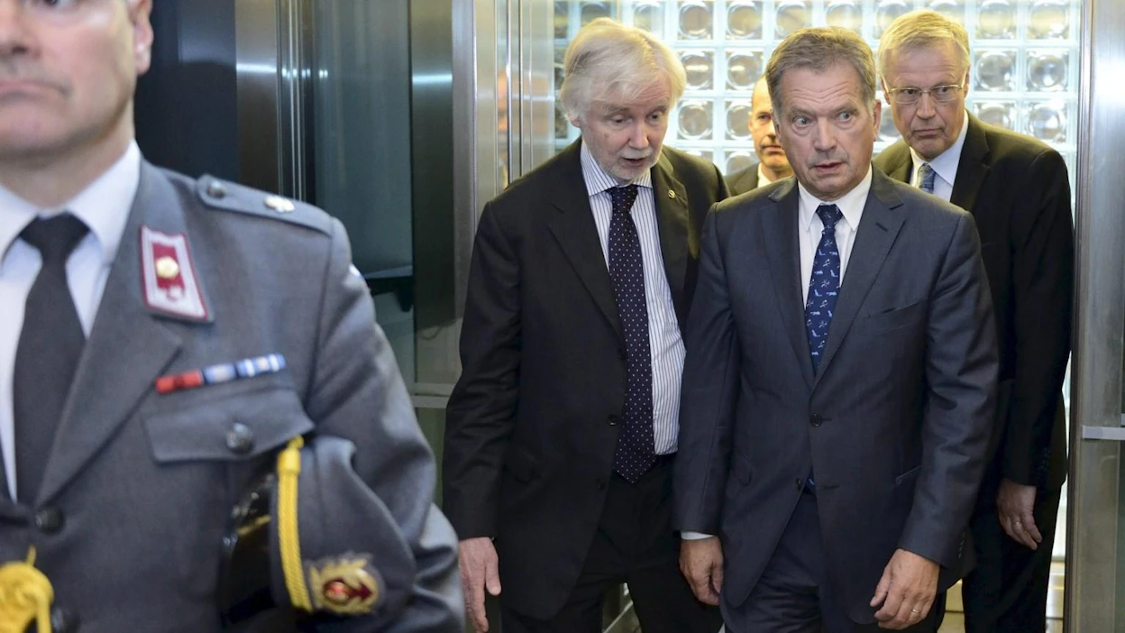 "Mikään intressi" ei puhu presidentin vaihtamisen puolesta, sanoo Erkki Tuomioja. LEHTIKUVA / Jussi Nukari