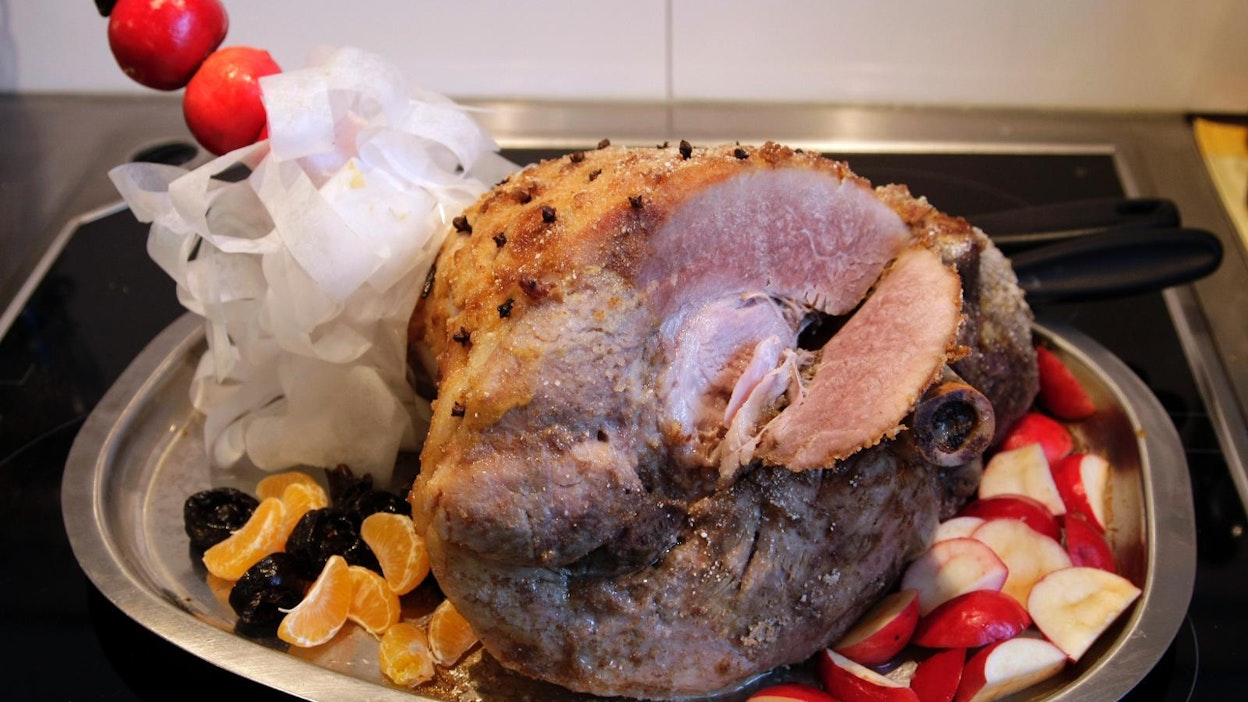 Kinkunpaisto on tuttua mutta silti aina yhtä jännittävää puuhaa.