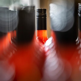 Uuden sadon Beaujolais Nouveau -pullot loistavat poissaolollaan torstaina, perinteisenä uuden viinin päivänä.