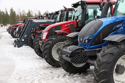 Valtra valmistaa samasta perusmallista runsaasti erilaisia versioita, jotka on tarkoitettu eri töihin. Elinkaaritutkimus tuottaa tietoa, jota voidaan käyttää eri versioissa käytettävien komponenttien valinnassa.