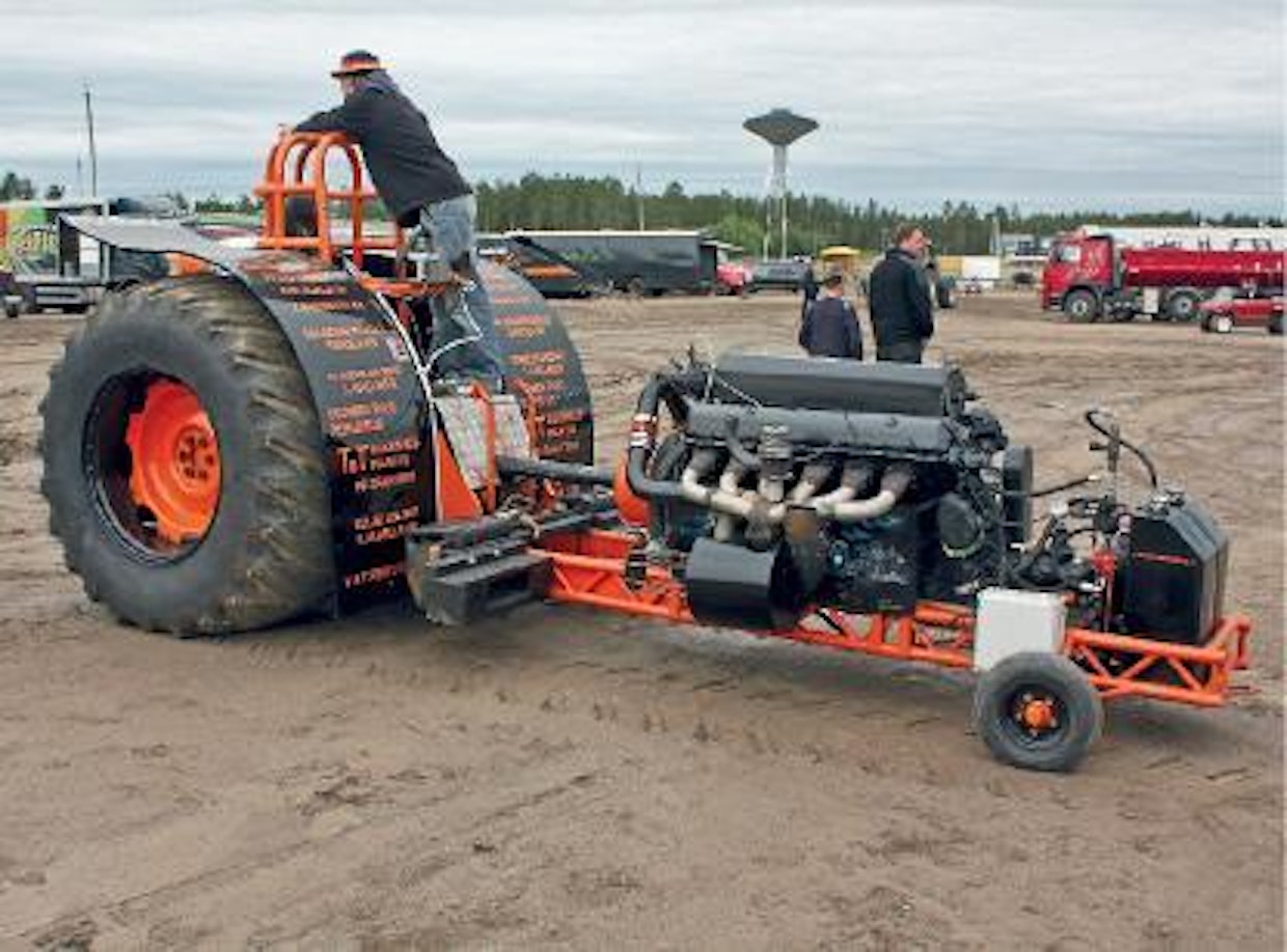 Modified 2500 kg:n luokassa kilpailevan Bad Boyn omistavat tyrnäväläiset Ville ja Jukka Ojala.