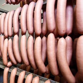 Salolaista Perniön Lihaa syytetään Varsinais-Suomen käräjäoikeudessa tuontilihan sekoittamisesta kotimaisena myytyihin tuotteisiin.