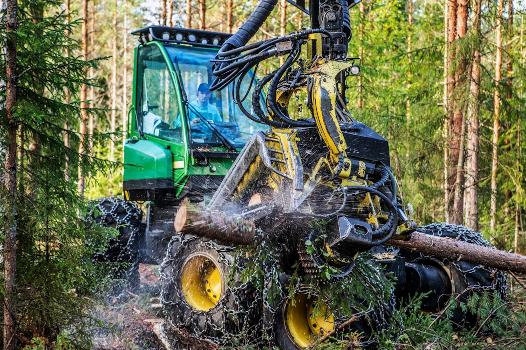 Ruotsissa joka puukaupan yhteydessä perittäisiin metsiensuojelumaksu, jos tuore ehdotus menee läpi.