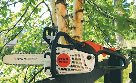 Normaalikahvaisten moottorisahojen keveysennätys on nyt 3,8 kiloa terävarusteineen. Stihl MS 192C on mökkiläisen unelma