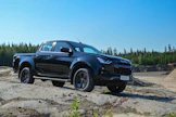 Kevytkuorma-autoksi rekisteröitävä D-Max Work Editionissa on passiivinen ilmajoustus taka-akselilla ja nopeudenrajoitin. Muutos työ on tehty Suomessa Works Cars Oy:n toimesta. Merkittävin syy hankkia kevytkuorma-auto on lienee noin 15 000 euroa pienempi hankintahinta kuin vastaavassa pakettiautossa
