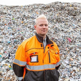 Hyötypaperin liiketoimintapäällikkö Mikko Keisa muistuttaa, että jätteen lajittelu heti ketjun alkupäässä on paras tapa edistää kiertotaloutta.