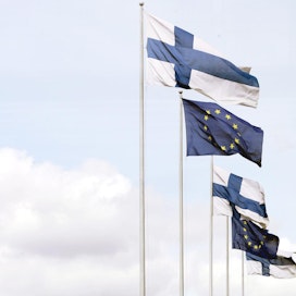 Suomen EU-jäsenyys on lihottanut suomalaisten lompakoita yli tuhannella eurolla, sanoo tutkimus. LEHTIKUVA / LAURA UKKONEN