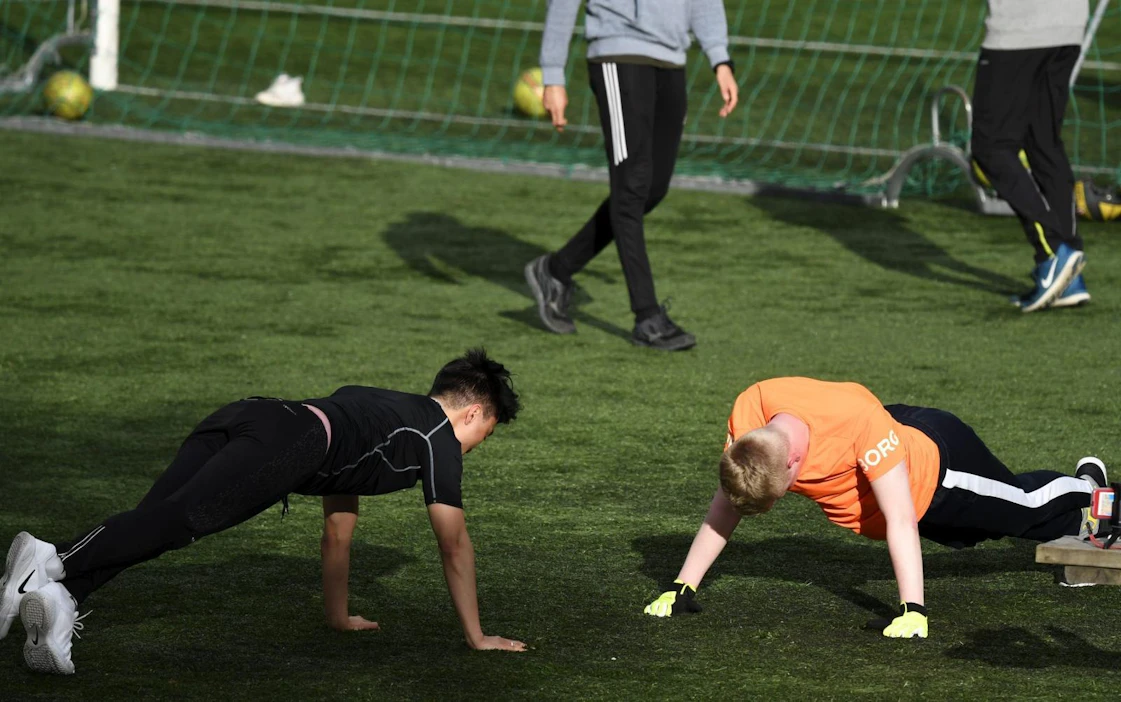 Yksinäisyys vaikuttaa olevan merkittävä syy nuorten miesten vähäiseen liikuntaan. LEHTIKUVA / VESA MOILANEN