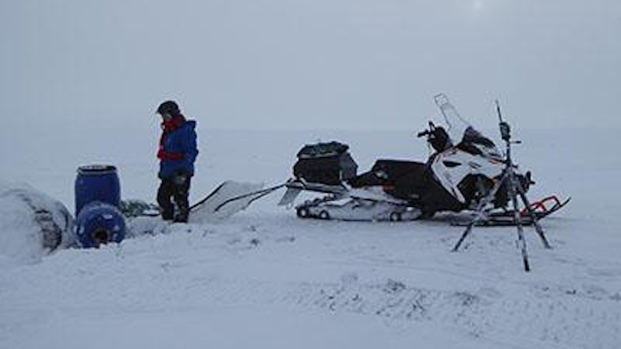 Jos näet tällaisen muovitynnyrin, siihen ei kannata koskea.
