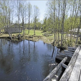 Kari Lindholm Pyhäjoen Alatammi Savukoskella on Museoviraston suojelema käyntikohde ja samalla kulttuuriperintökohde parhaasta päästä. Metsätöissä huomioitavia ehjinä säilyneitä kulttuuriperintökohteita on inventoitu valtion mailla tuhansittain.