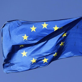EU-komission mukaan maiden tulisi hyödyntää elpymispaketista tuleva rahoitus mahdollisimman hyvin ja välttää tukitoimien ennenaikaista lopettamista. LEHTIKUVA / VESA MOILANEN