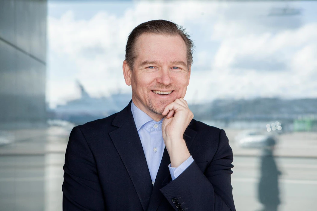 Kemianteollisuus ry:n toimitusjohtaja Mika Aalto pitää hyvänä, että elvytystä suunnataan uutta kasvua tuoviin investointeihin. "Investointi tarkoittaa rahoituksen kohdentamista siten, että raha tulee takaisin ja sille saadaan tuottoa."