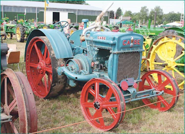 Case 15-27 J.I.Case Threshing Machine Co. 1919–24, Racine, Wisconsin, USA.  Valmistettu yhteensä 17 629 kpl.