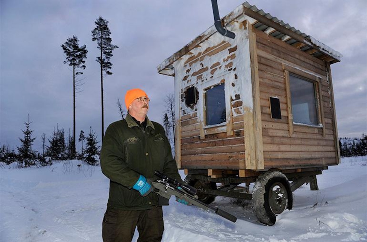 Maanviljelijä Matti Vilénin kyttäyskoppi on omatekoinen ja valmistettu enimmäkseen kierrätysmateriaaleista.