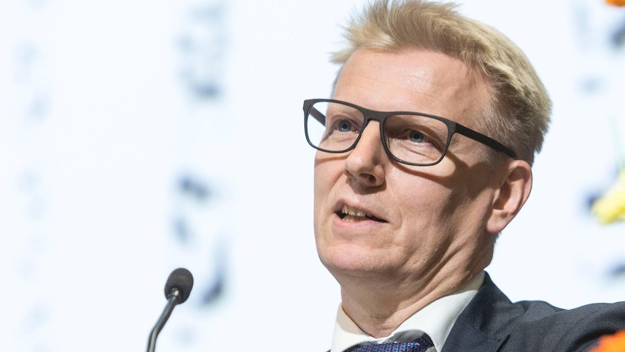 Ympäristöministeri Kimmo Tiilikainen.