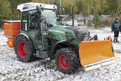 Uutuus-Fendt on tarkoitettu erikoisviljelyyn ja urakointiin ahtaissa paikoissa.