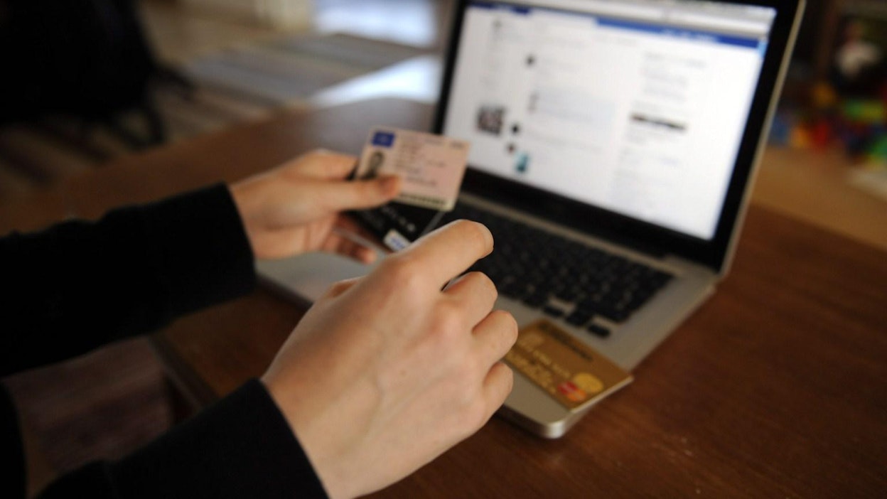 Kannattaa olla yhä varovaisempi siinä, mitä tietojaan antaa internetin kautta.