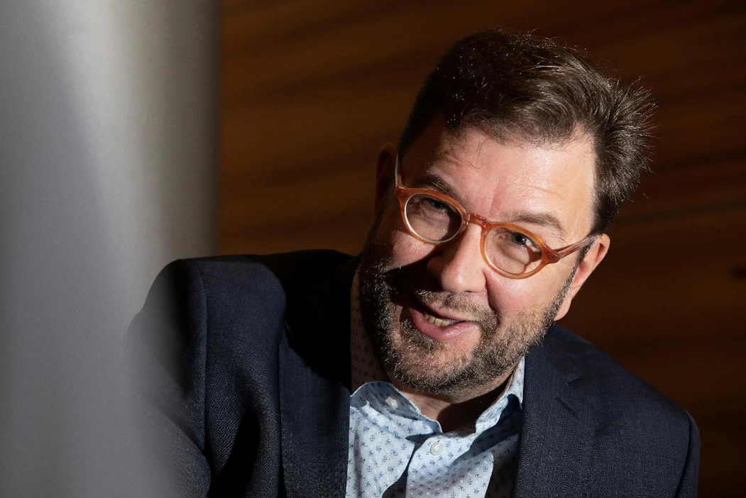 Liikenne ja viestintäministeri Timo Harakka ei lähtenyt spekuloimaan sillä, että talvimerenkulku jäisi lopullisesti unholaan EU:n ilmastopaketissa.