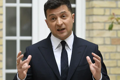 Ukrainan presidentti Volodymyr Zelenskyi keskusteli tänään maansa tilanteesta liittokansleri Angela Merkelin ja presidentti Emmanuel Macronin kanssa.