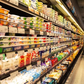 Päivittäistavaroiden myynti kasvoi tammi-syyskuussa eniten pienissä ja suurissa supermarketeissa.