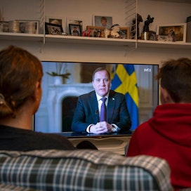 Ruotsin pääministerin Stefan Löfvenin mukaan Suomen mallin seuraaminen ja pääkaupunki Tukholman eristäminen ei ole nyt ajankohtaista. LEHTIKUVA/AFP