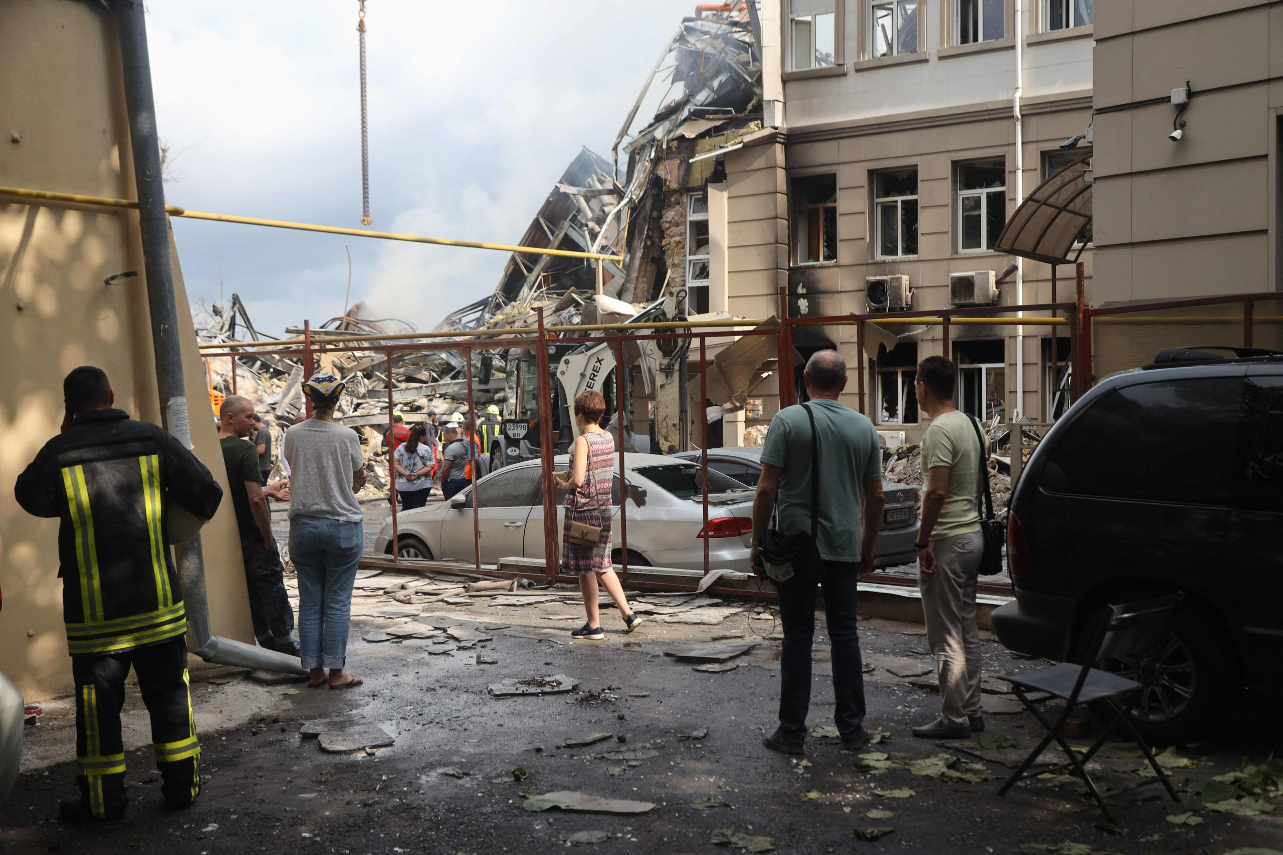 Venäjä on iskenyt Odessan satamakaupunkiin kolmena yönä peräkkäin sen jälkeen, kun Kreml ilmoitti maanantaina vetäytyvänsä Mustanmeren viljasopimuksesta. LEHTIKUVA. 