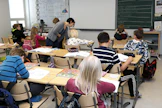 Kyläkoulussa sijaitsevat yleensä harvaan asutulla alueella. Kuvituskuva.