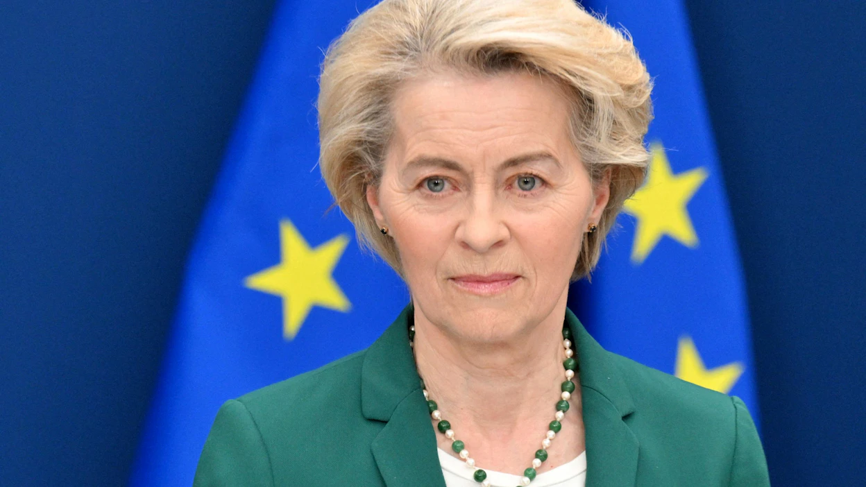 Aiemmin torstaina Ursula von der Leyen kertoi olevansa tyytyväinen lisätullien jäädyttämiseen. LEHTIKUVA/AFP.