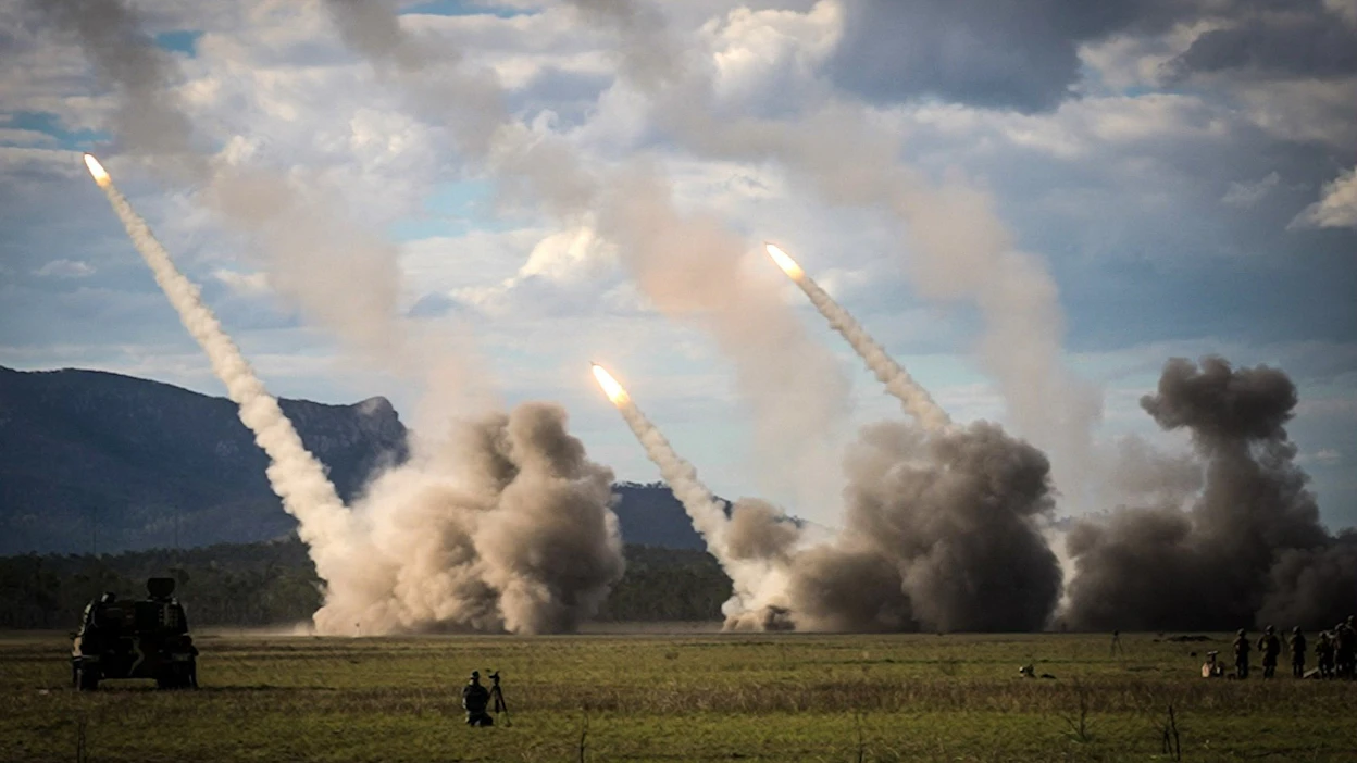 Venäjä on onnistunut lisäksi häiritsemään muun muassa osaa Himars-raketinheittimissä käytettävistä ammuksista. Arkistokuva. LEHTIKUVA / AFP.