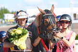 Liisan Tulilintu Harri ja Terhi Kotilaisen kanssa Nordic Queen -kisan voittajana.